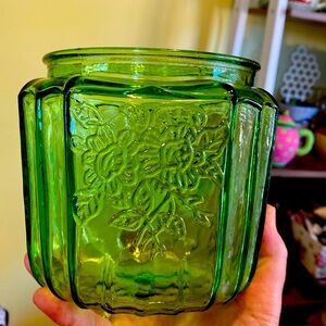 Vintage green Atlas Ware ( unmarked) green vase w/ chip on lip, see photo.